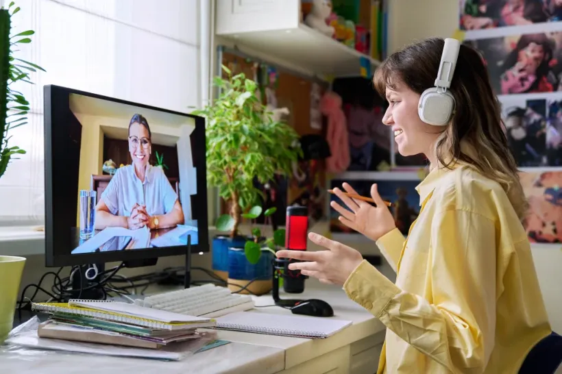 Student engaged in a personalized virtual college counseling session