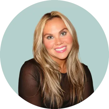 Caroline Santolli, Social Media Manager